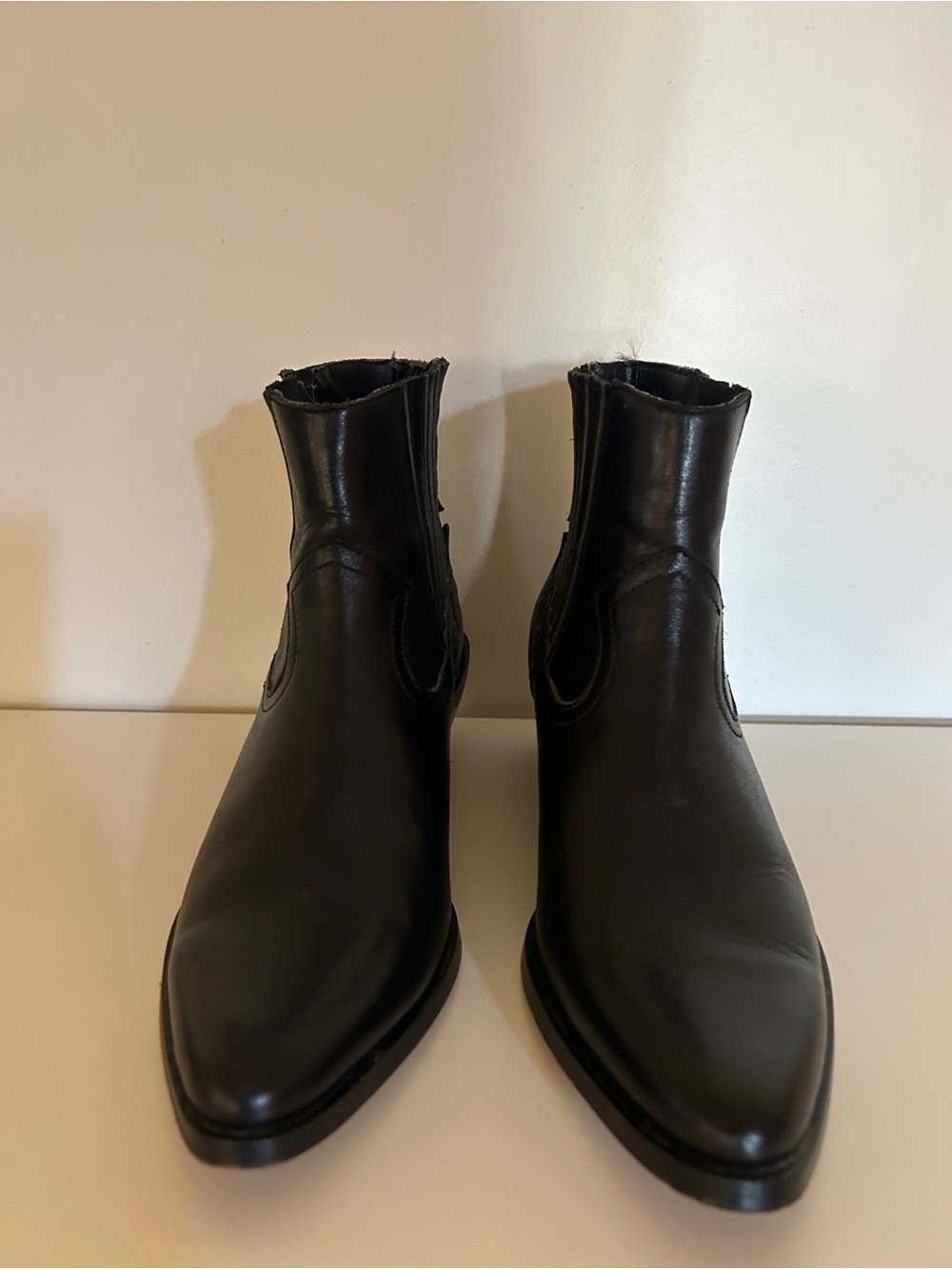 Urban Outfitters Black Leather Chelsea Western Ankle Boots - Picture 2 of 6
